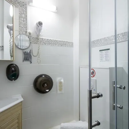 Astoria 2* קרקסון